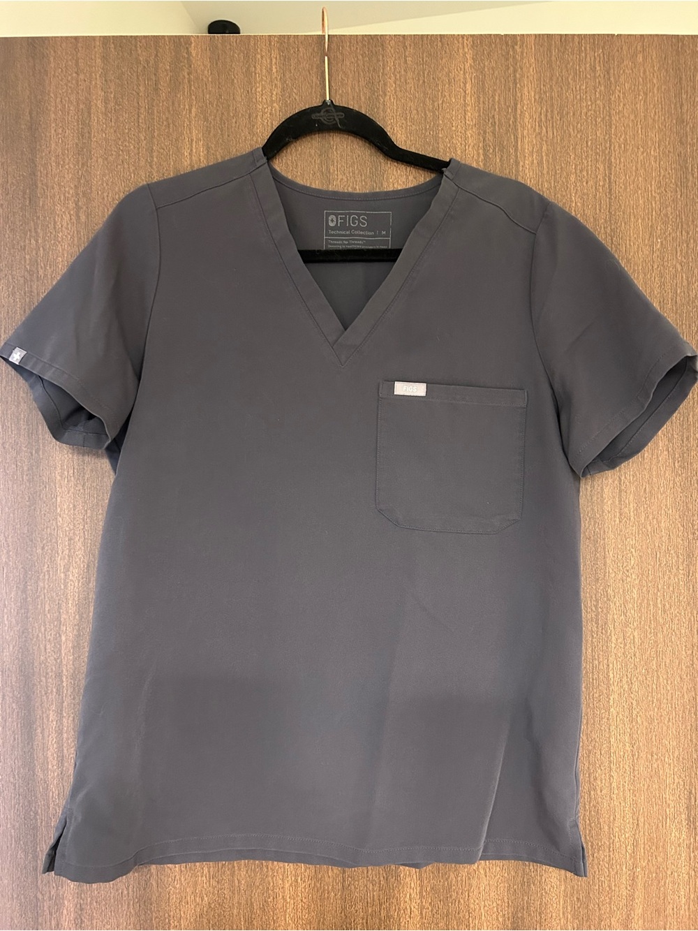 Charcoal Figs Women’s Scrub Set- scrub top and jogger bottom